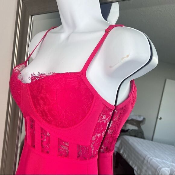 Women's Sexy Fashion Sleeveless Lace Hot Pink Size S. - Picture 4 of 11